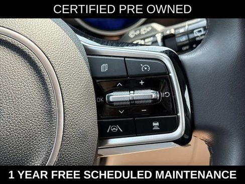 Used 2024 Kia Carnival EX FWD image 23