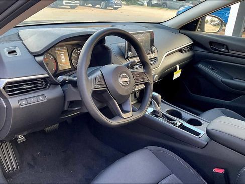 New 2025 Nissan Altima 2.5 S image 8