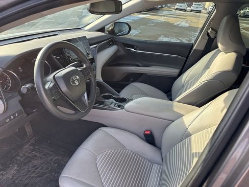 Used 2022 Toyota Camry SE w/ Cold Weather Package image 14