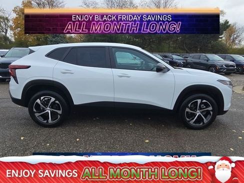 Used 2024 Chevrolet Trax RS w/ Driver Confidence Package image 7