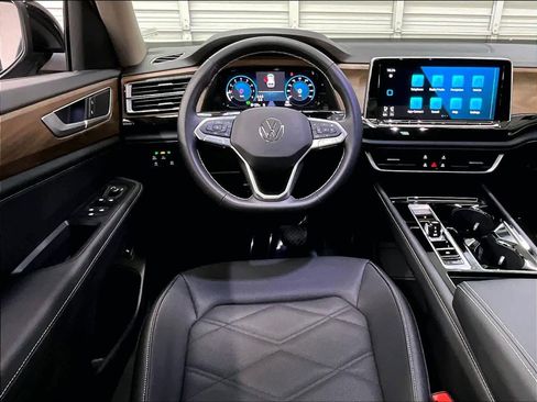 Certified 2026 Volkswagen Atlas SE w/ Panoramic Sunroof Package AWD/4WD image 7