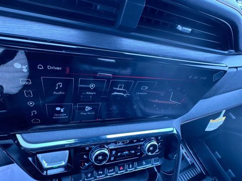 Used 2024 GMC Sierra 2500 AT4 w/ AT4 Preferred Package image 23