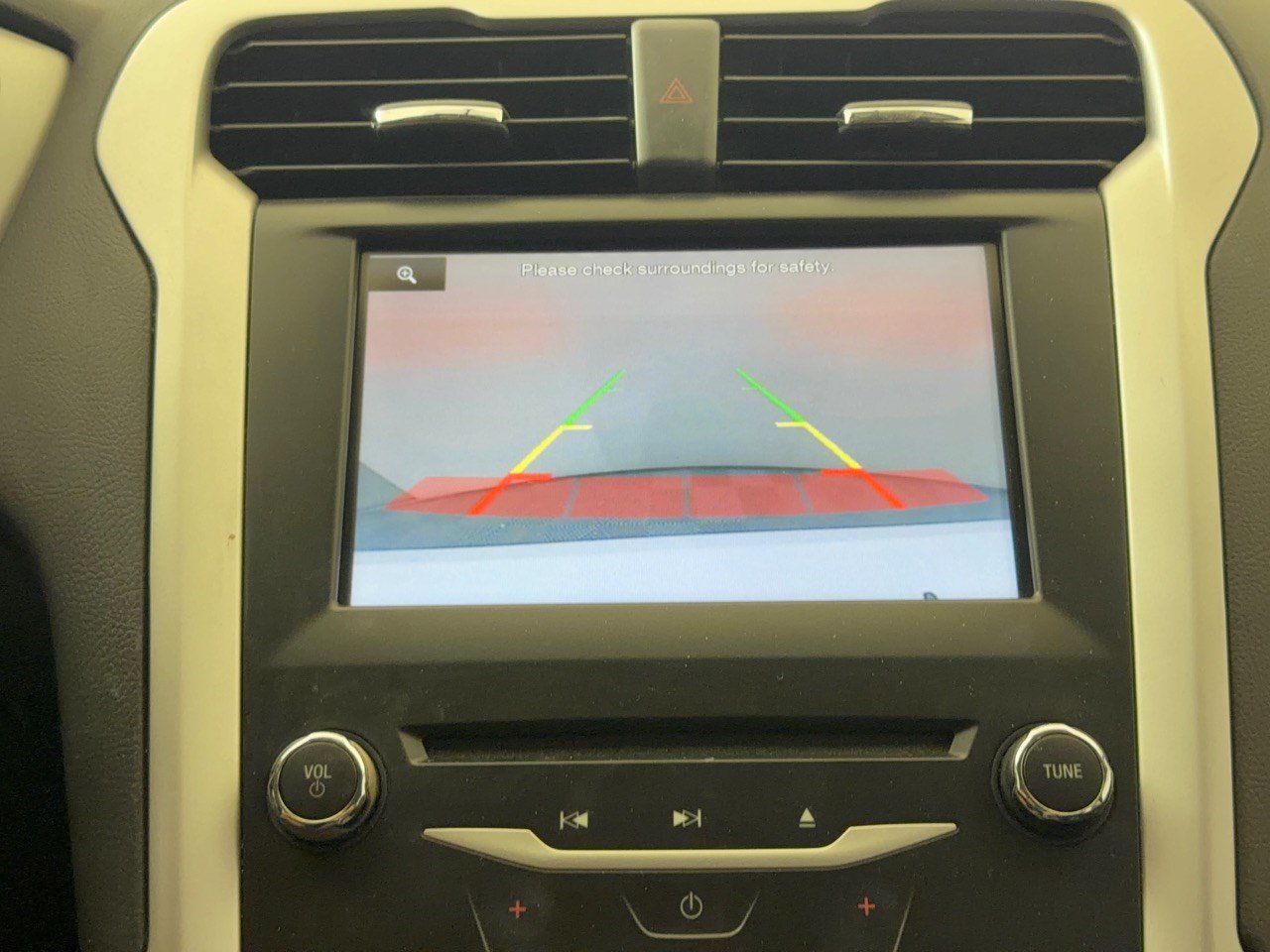 Used 2014 Ford Fusion SE FWD image 24