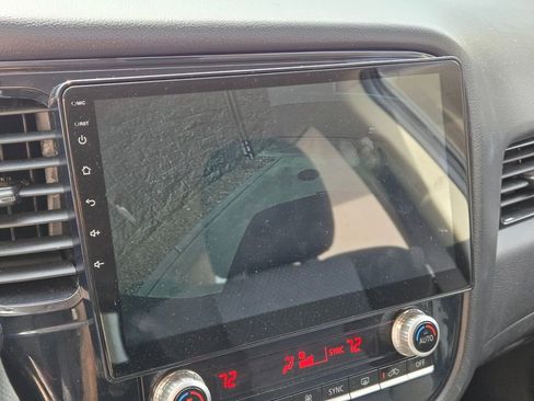 Used 2020 Mitsubishi Outlander ES FWD image 11