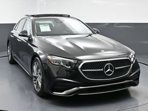 Used 2024 Mercedes-Benz E 350 4MATIC Sedan image 6