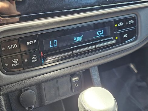 Used 2017 Toyota Corolla LE FWD image 26