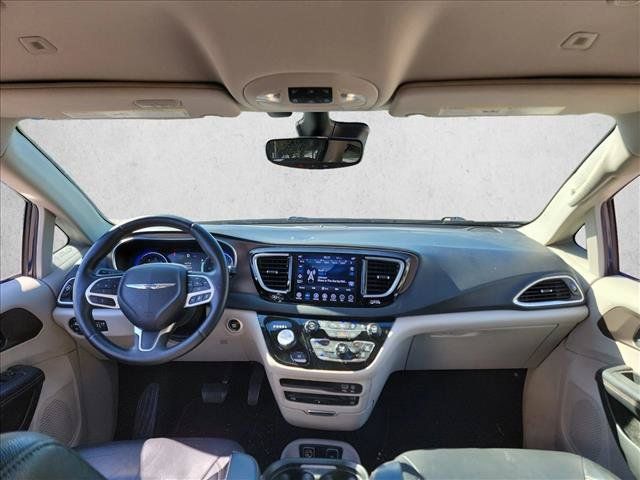 Used 2018 Chrysler Pacifica Touring-L Plus w/ Advanced Safetytec Group FWD image 19
