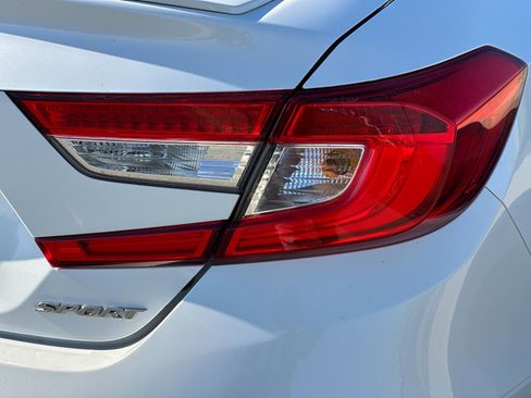 Used 2018 Honda Accord Sport image 29