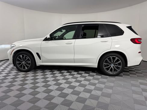 Used 2019 BMW X5 xDrive40i w/ M Sport Package image 2
