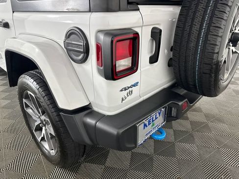 Certified 2024 Jeep Wrangler Unlimited w/ Convenience Group AWD/4WD image 28