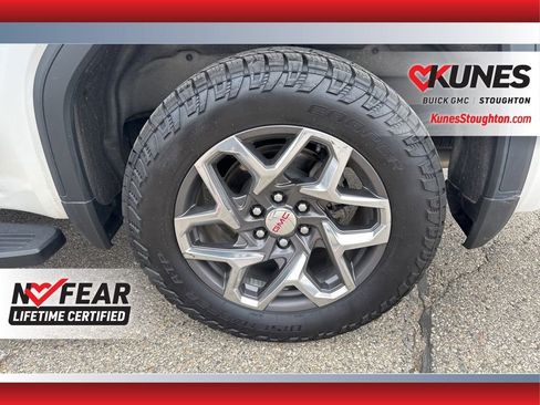 Used 2024 GMC Sierra 1500 SLT w/ SLT Premium Package AWD/4WD image 18