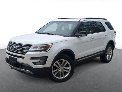 Used 2017 Ford Explorer XLT w/ XLT Technology Feature Bundle AWD/4WD image 1
