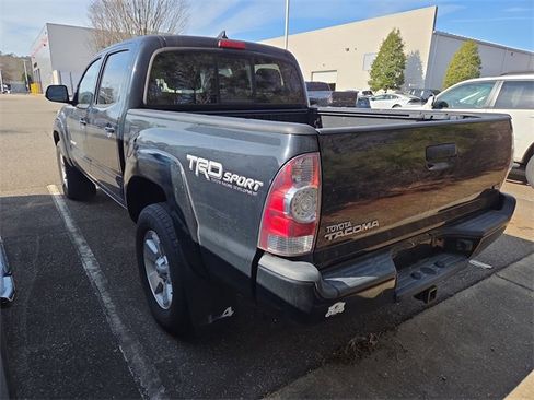 Used 2015 Toyota Tacoma Base image 7