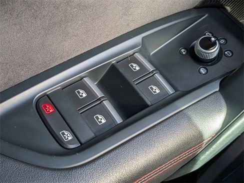 Used 2018 Audi SQ5 Premium Plus w/ S Sport Package image 25