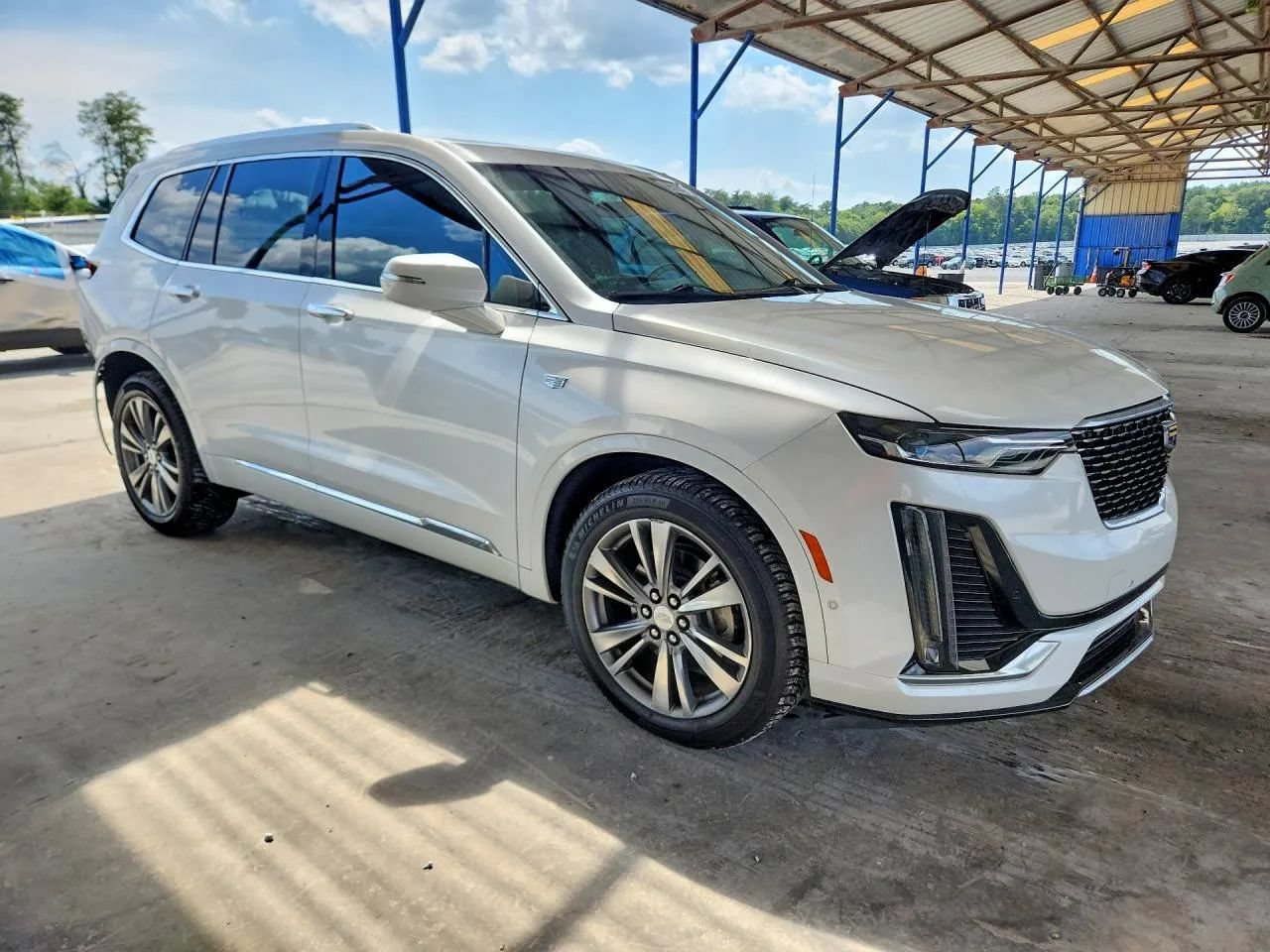 Used 2020 Cadillac XT6 Premium Luxury FWD image 1