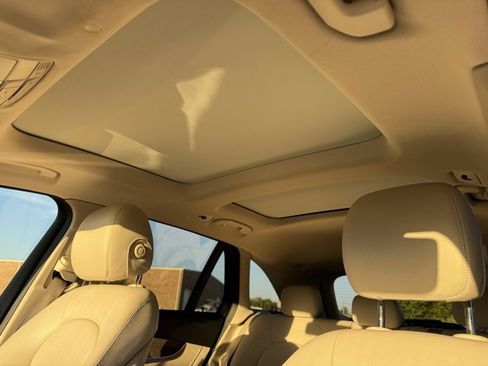 Used 2020 Mercedes-Benz GLC 300 w/ Parking Assistance Package image 14