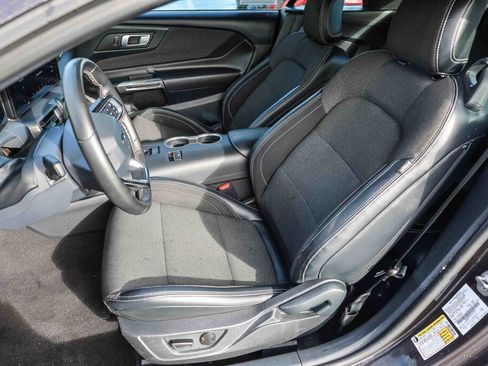 Used 2024 Ford Mustang Convertible image 8