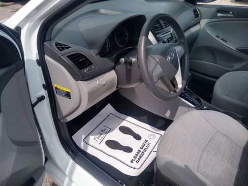 Used 2016 Hyundai Accent SE image 11