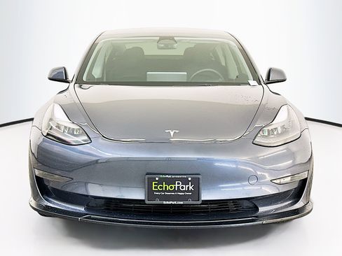 Used 2023 Tesla Model 3 Standard Range image 2