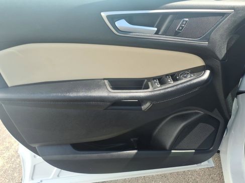 Used 2024 Ford Edge SEL w/ Convenience Package image 11