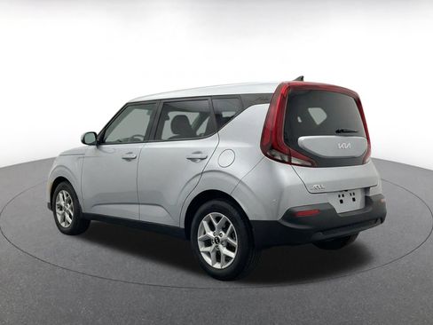 Used 2025 Kia Soul LX w/ LX Technology Package FWD image 7