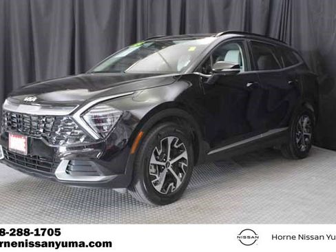 Used 2025 Kia Sportage EX w/ Premium Package image 3