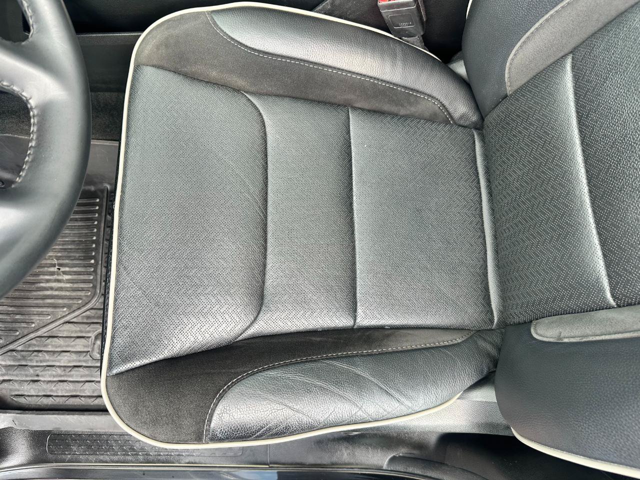 Used 2023 RAM 1500 Laramie AWD/4WD image 12