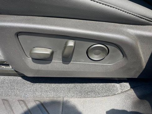 New 2025 GMC Canyon Elevation w/ Convenience Package image 14