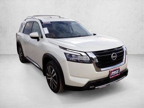 Used 2023 Nissan Pathfinder Platinum AWD/4WD image 6