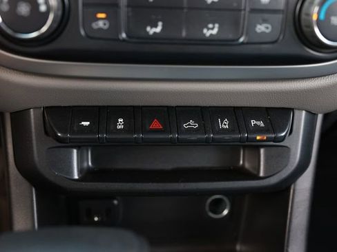 Used 2020 Chevrolet Colorado LT w/ Safety Package image 35