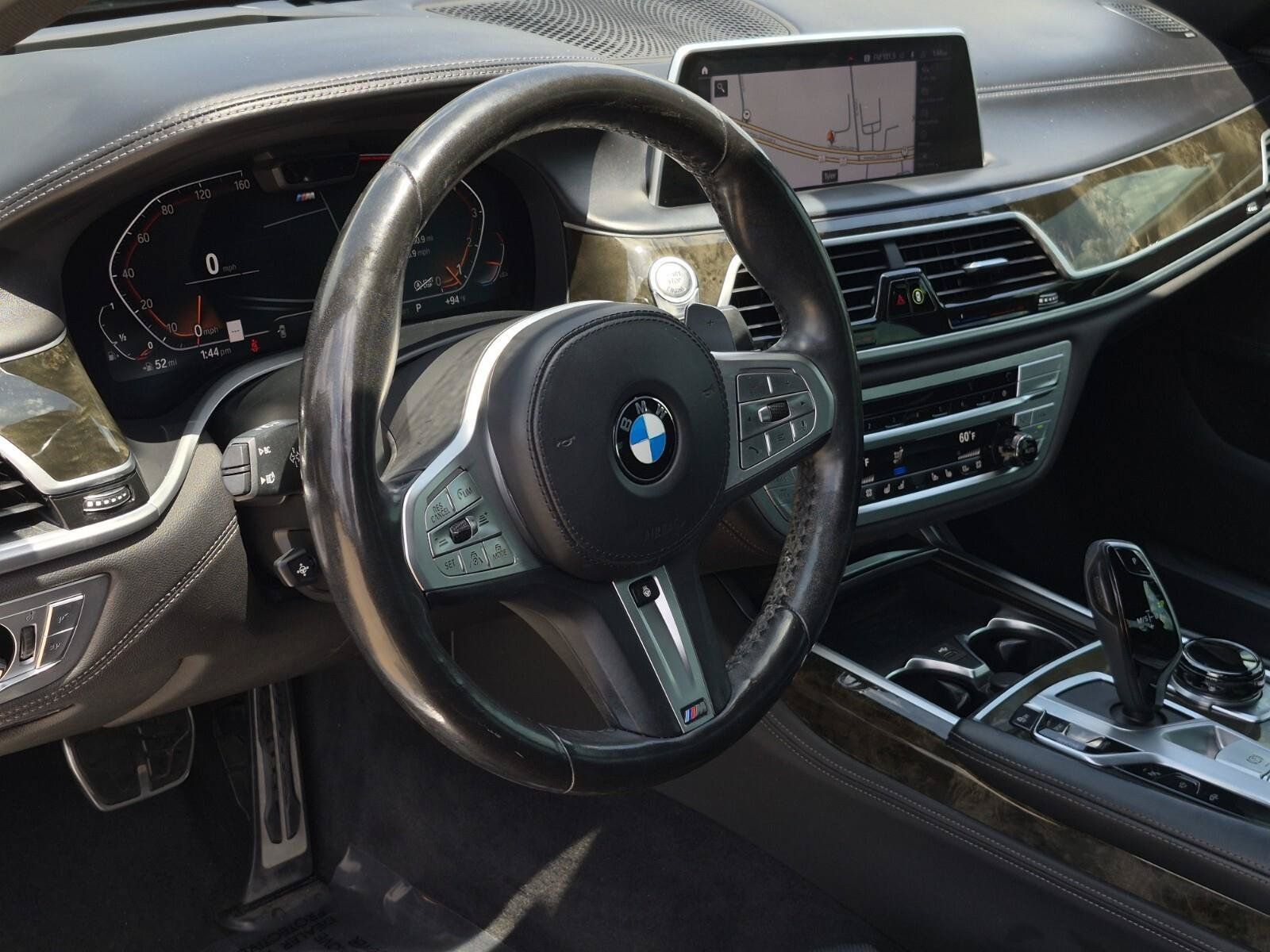 Used 2022 BMW 750i xDrive w/ Executive Package AWD/4WD image 13