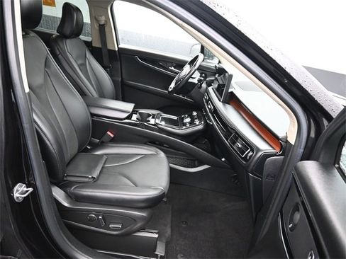 Used 2023 Lincoln Nautilus Reserve w/ Luxury Package image 10