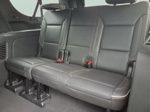 Used 2023 Chevrolet Suburban Premier AWD/4WD image 23