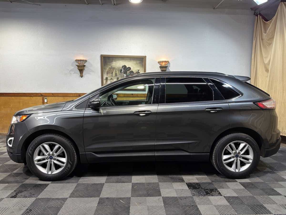 Used 2017 Ford Edge SEL w/ Equipment Group 201A FWD image 2