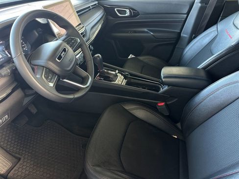 Used 2024 Jeep Compass Trailhawk image 9