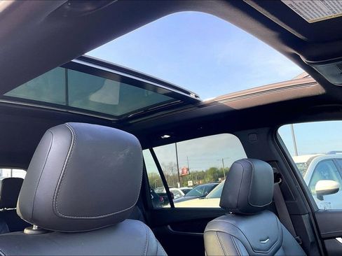 Used 2023 Cadillac XT6 Premium Luxury FWD image 30