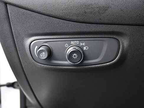 Used 2023 Chevrolet Equinox LS image 33