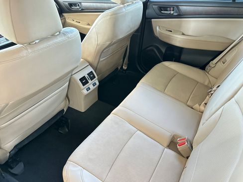 Used 2017 Subaru Outback 2.5i Limited image 12