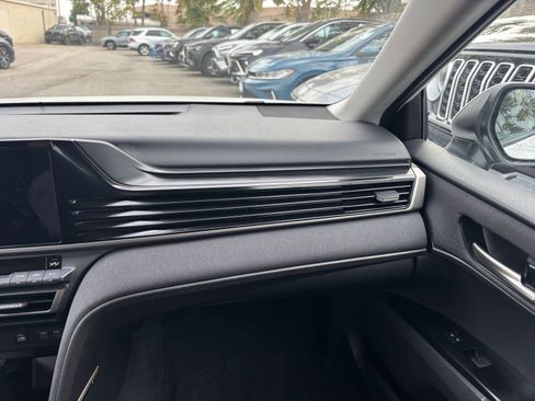 Used 2025 Toyota Camry LE image 35