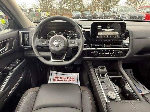 New 2025 Nissan Pathfinder SL image 22