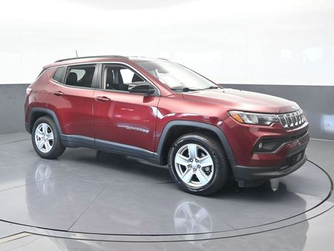 Used 2022 Jeep Compass Latitude image 8