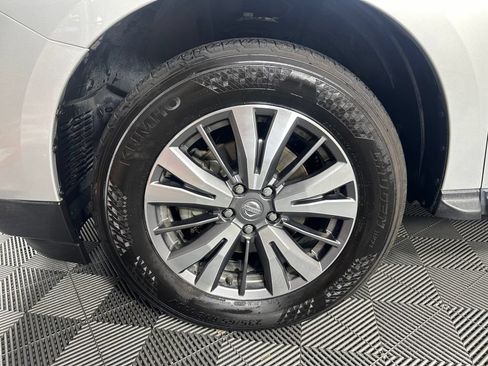 Used 2020 Nissan Pathfinder SL AWD/4WD image 13