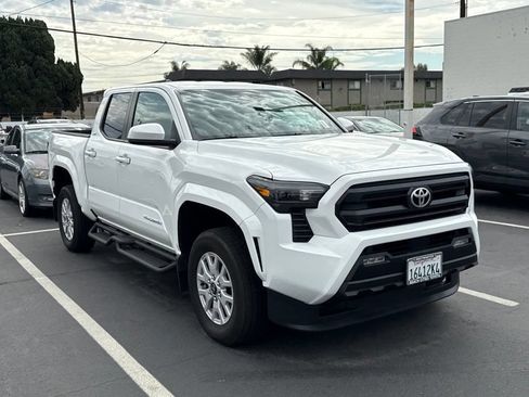 Used 2026 Toyota Tacoma SR5 AWD/4WD image 1