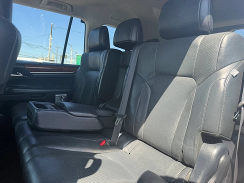 Used 2017 Lexus LX 570 4WD w/ Luxury Package image 13