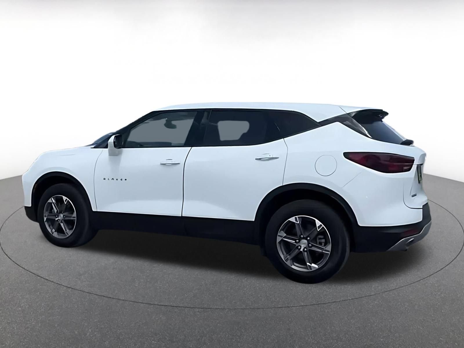 Used 2025 Chevrolet Blazer LT FWD image 10