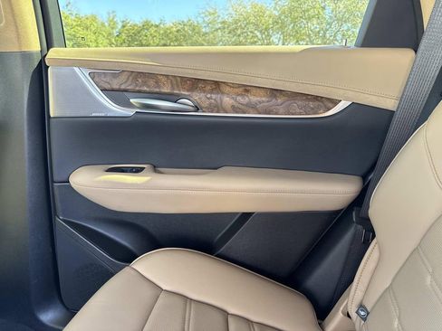 Certified 2023 Cadillac XT5 Premium Luxury w/ Platinum Package image 15