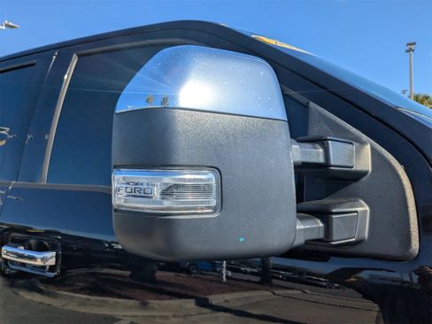 Used 2017 Ford F250 XLT w/ XLT Premium Package image 12