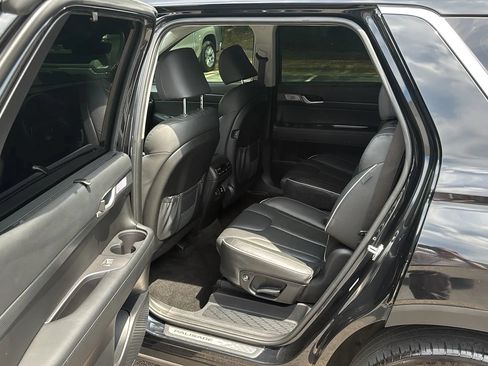 Used 2024 Hyundai Palisade Limited FWD image 21