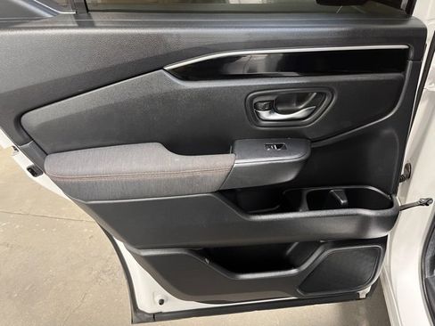 Used 2025 Honda Pilot Sport image 16