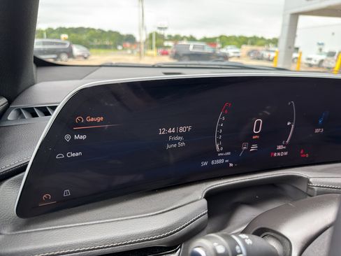 Used 2024 Cadillac XT4 Premium Luxury FWD image 25